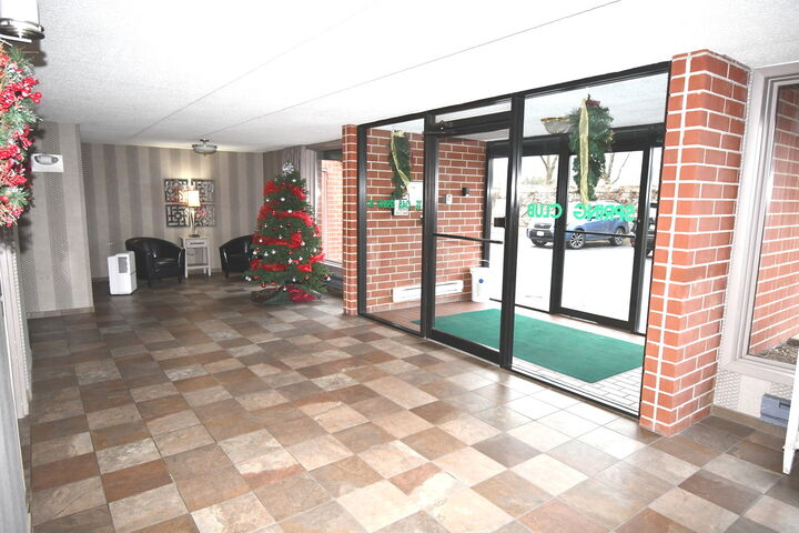 Property Photo:  1S045 Spring Road H2  IL 60181 