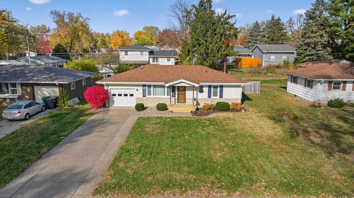 Property Photo:  1136 4th Avenue N  IA 52732 