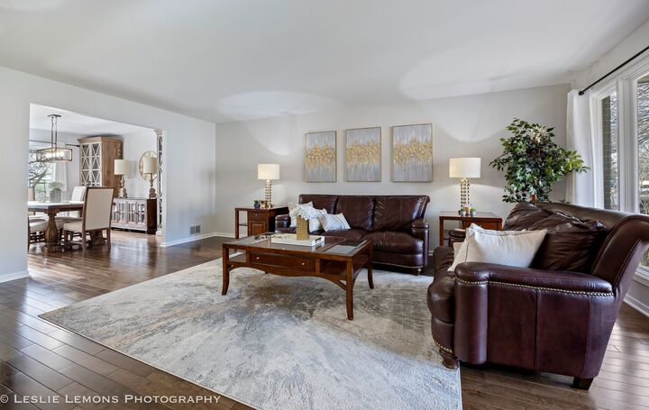 Property Photo:  398 Woodlane Court  IL 60191 