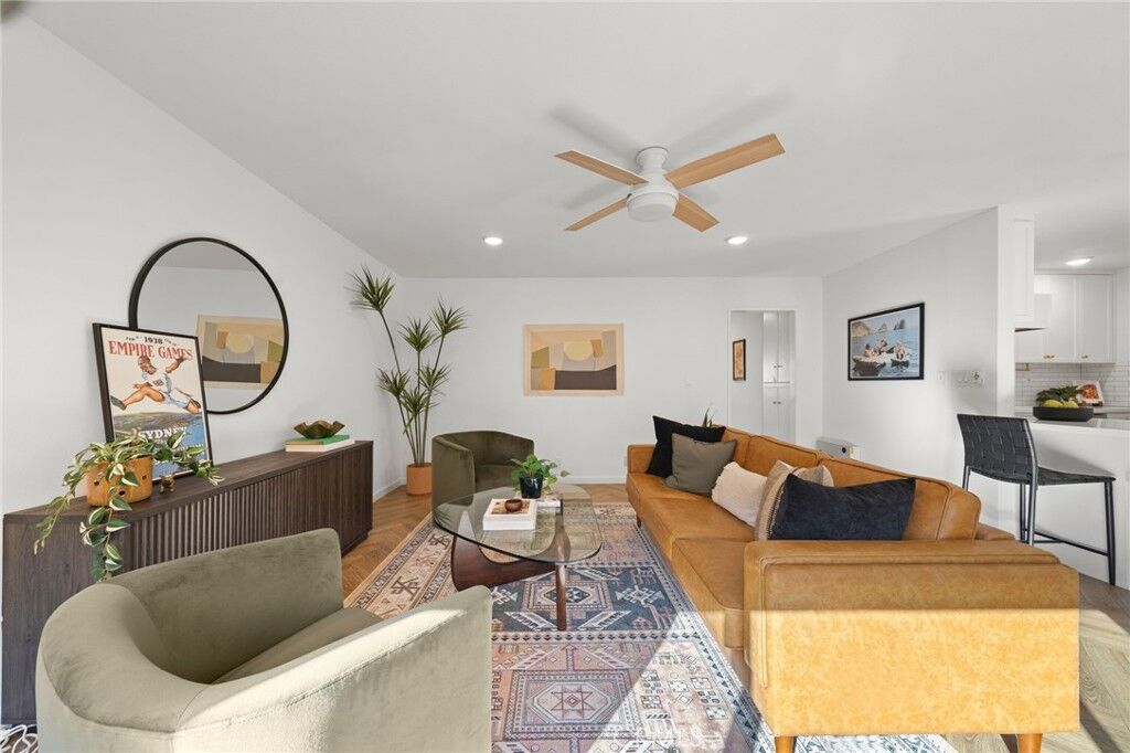 Property Photo:  345 Wisconsin 306  CA 90814 