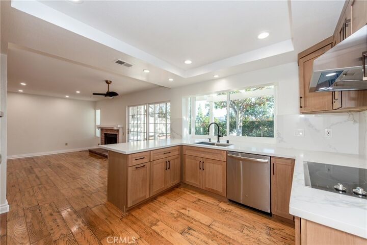 Property Photo:  6 Elderberry  CA 92603 