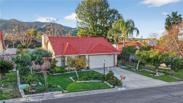 Property Photo:  23191 Canyon Estates  CA 92883 