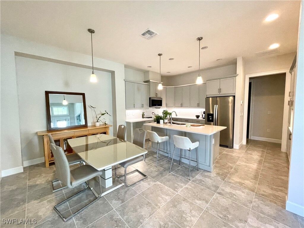 Property Photo:  6303 Arriba Avenue  FL 34113 