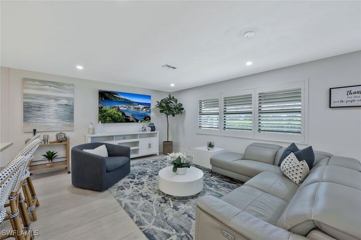 Property Photo: 493 Willet Avenue FL 34108