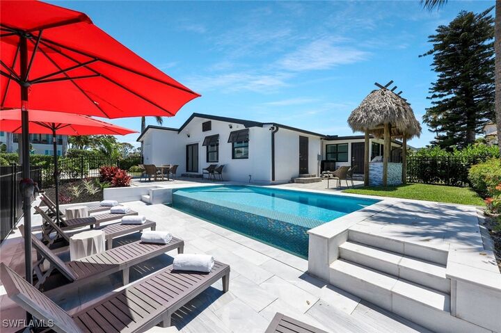 Property Photo:  493 Willet Avenue  FL 34108 