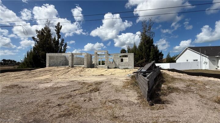 Property Photo: 2310 NW 35th Place FL 33993