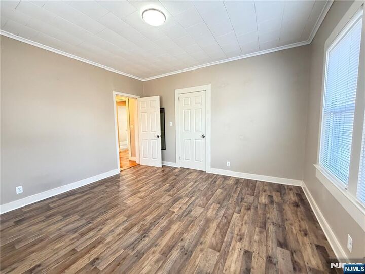 Property Photo:  123 S Maple Avenue 1  NJ 07450 