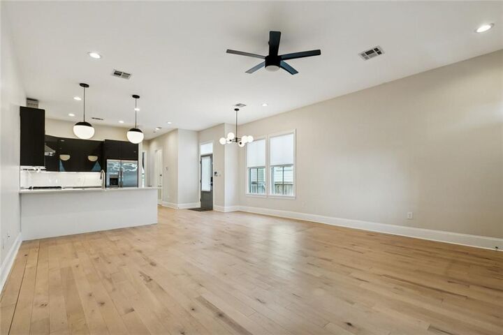 Property Photo:  1231 Feliciana Street  LA 70117 