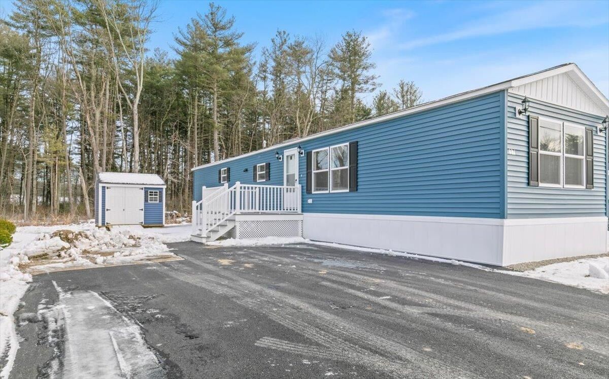 Property Photo:  29 Lowell Road  NH 03079 