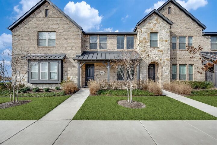 Property Photo: 1060 Homestead Way TX 76226