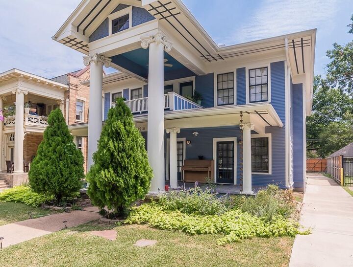 Property Photo:  4910 Victor Street 1  TX 75214 