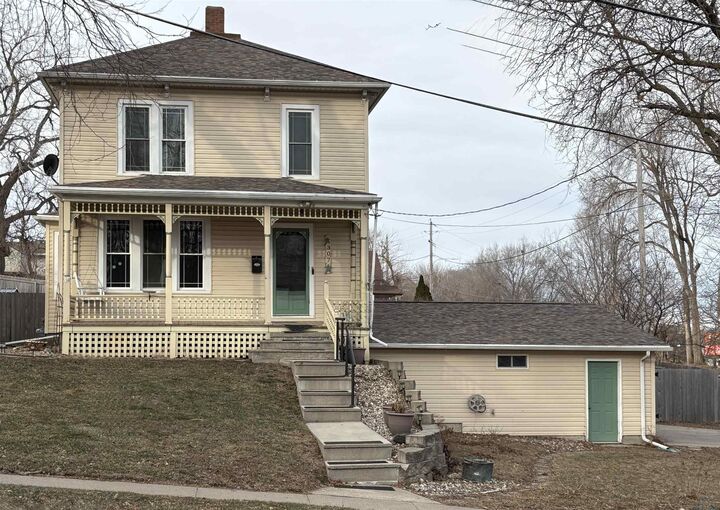 Property Photo: 307 S Helen St IA 51105