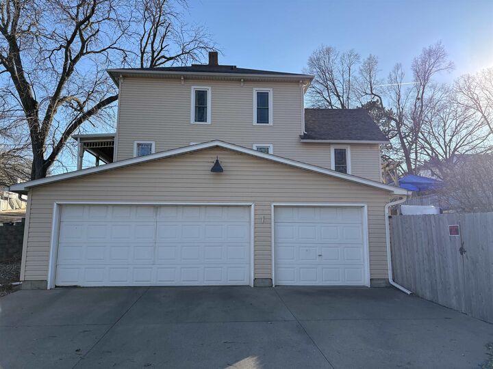 Property Photo: 307 S Helen St IA 51105