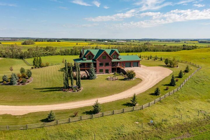 Property Photo: 41115 Range Road 272 AB T4L 2N1