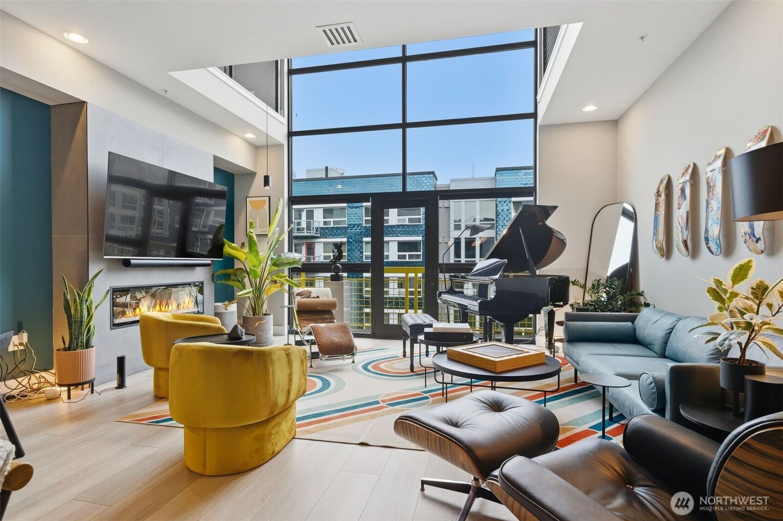 Property Photo:  615 E Pike Street 402  WA 98122 