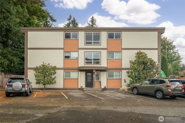 Property Photo: 7505 212th Street SW C301 WA 98026