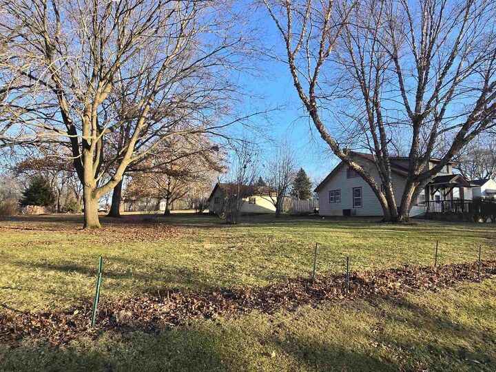 Property Photo:  320 Westmoreland Avenue  IL 61102 