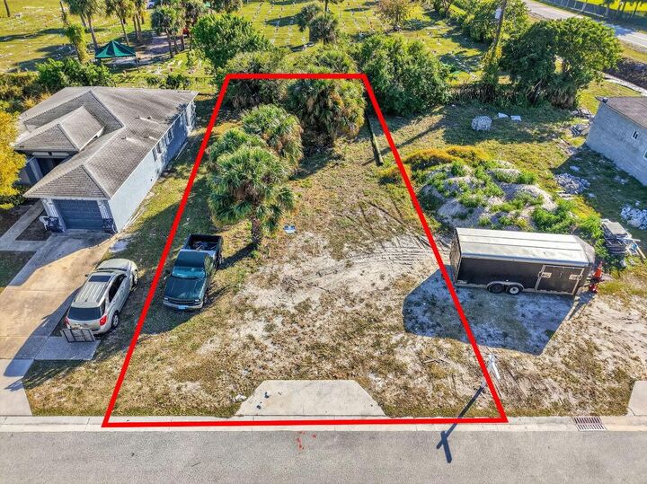 Property Photo: 0 W 6 Th Street FL 33404