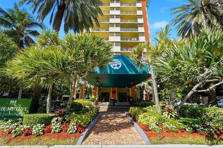 Property Photo:  2951 S Bayshore Drive 315  FL 33133 