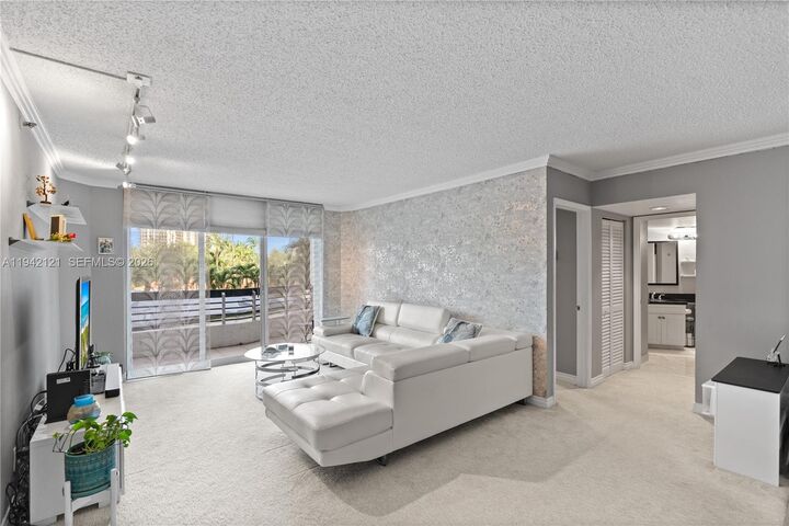 Property Photo:  3600 Mystic Pointe Dr 309  FL 33180 