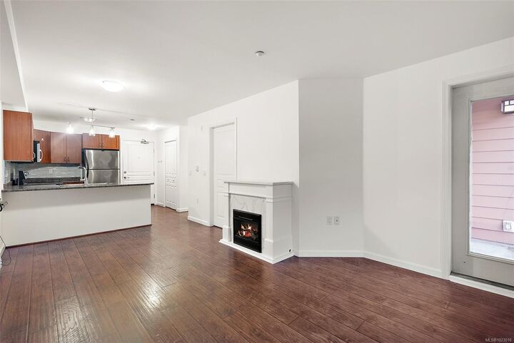 Property Photo:  663 Goldstream Ave 308  BC V9B 2W9 