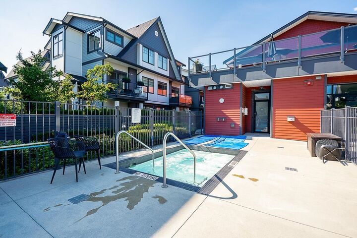 Photo de la propriété:  19451 Sutton Avenue 40  BC V3Y 0G6 