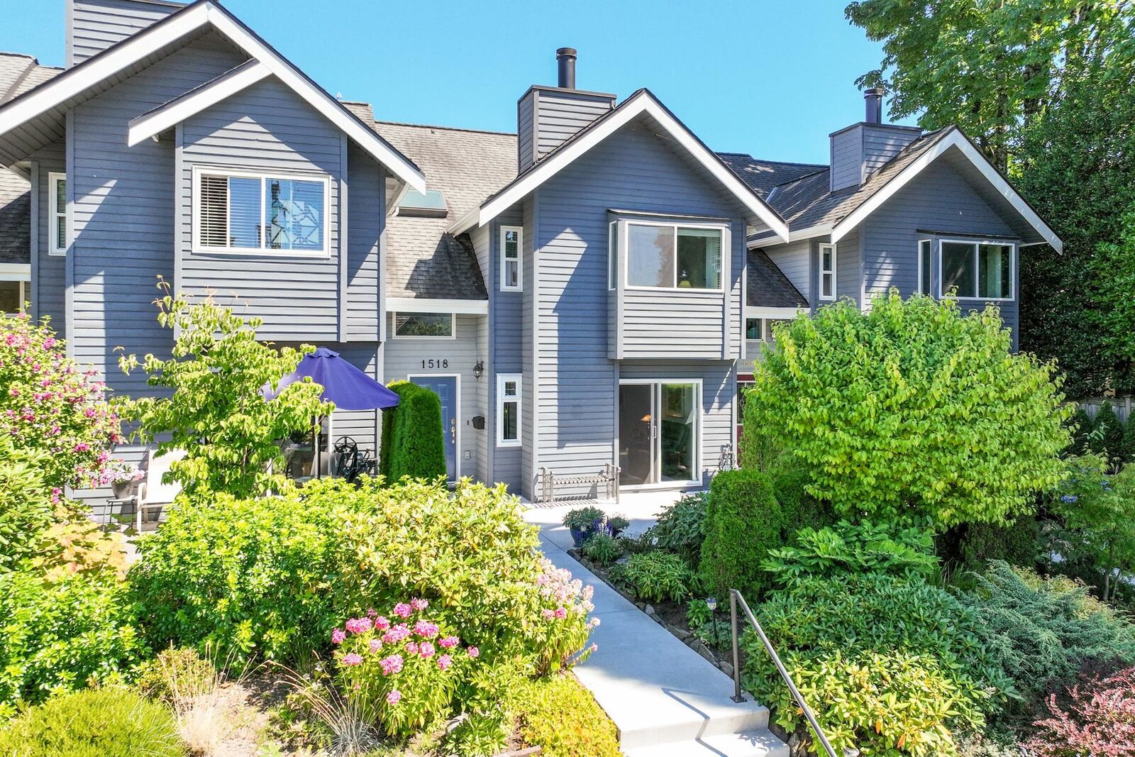 Property Photo:  1518 Mahon Avenue  BC V7M 2S5 