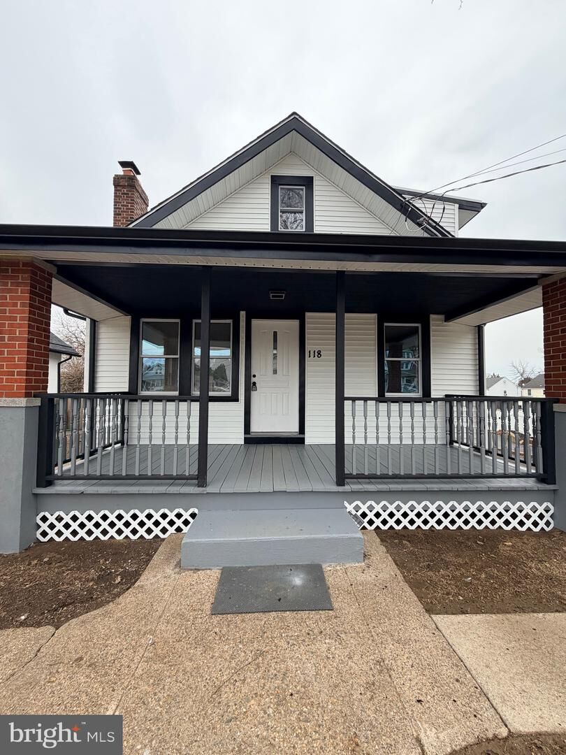 Property Photo:  118 Catalpa Avenue  DE 19804 
