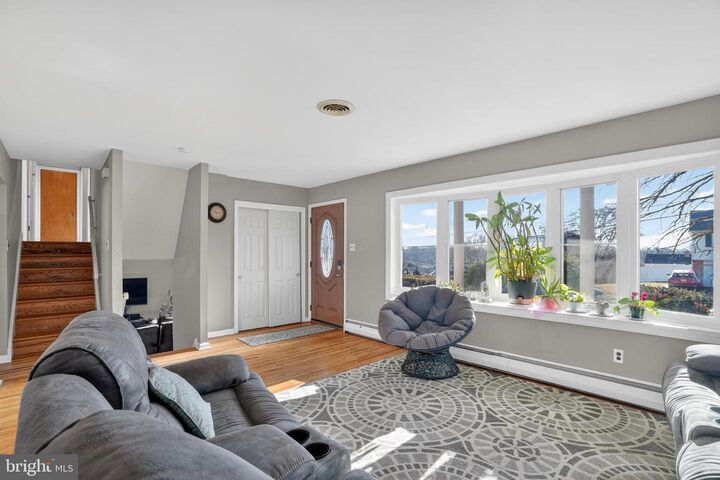 Property Photo:  2360 Clearview Lane  PA 19014 