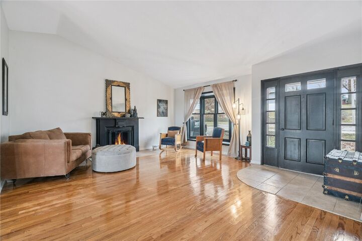 Property Photo:  3824 Wenig Road NE  IA 52402 