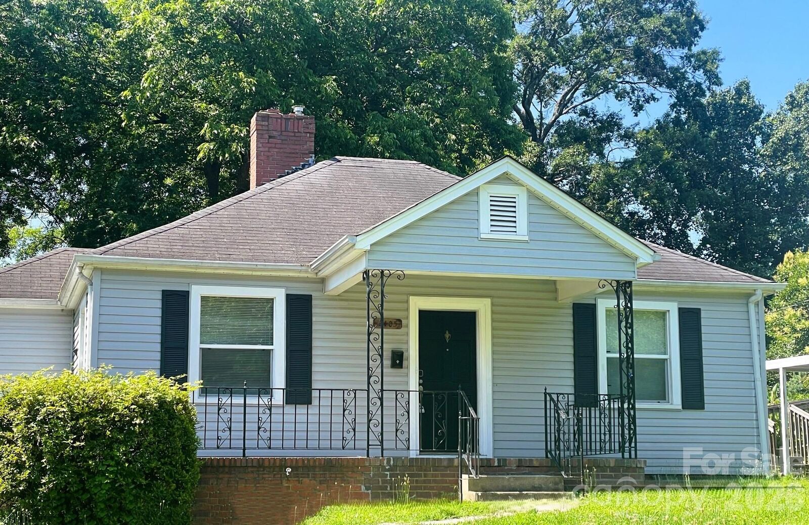 Property Photo:  2405 Greenland Avenue  NC 28208 