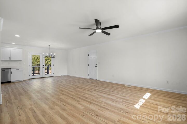 Property Photo:  2109 Kyle Court SE  NC 28613 