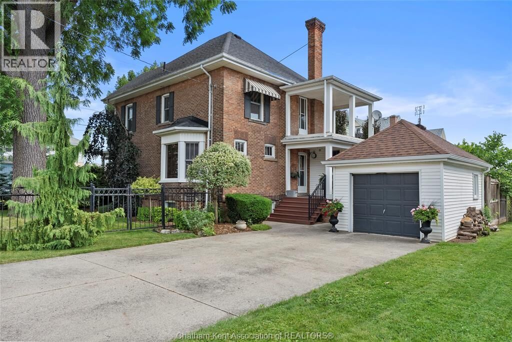 Property Photo: 52 Cross Street ON N7M 1K7