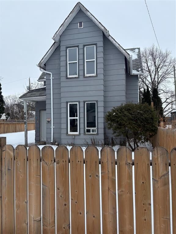 Property Photo:  420 3rd Street  MB R7A 3C4 
