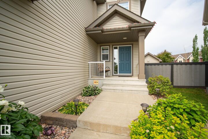 Property Photo:  1079 McKinney Green NW  AB T6R 3S5 