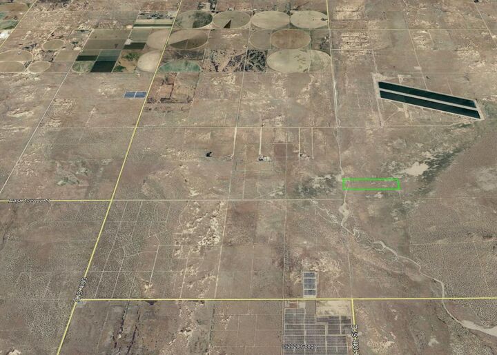 Property Photo:  11000 E Vic Avenue M12  CA 93591 