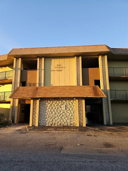 Property Photo: 5335 NW 10th Ct 307 FL 33313