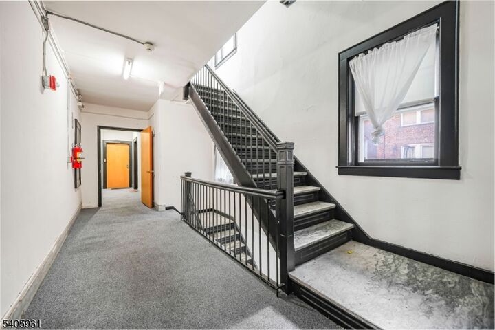 Property Photo:  420 Bloomfield Ave 306  NJ 07006 