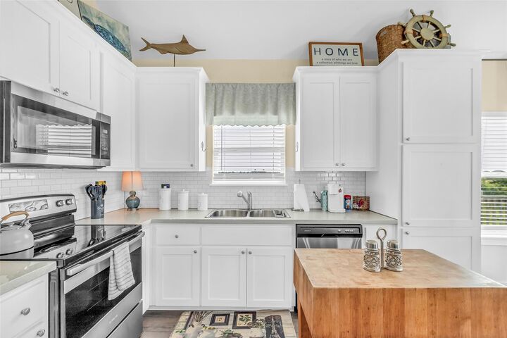 Property Photo:  145 Jewel Drive  TX 77650 