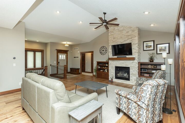 Property Photo:  1104 NW Cypress Avenue  IA 50023 