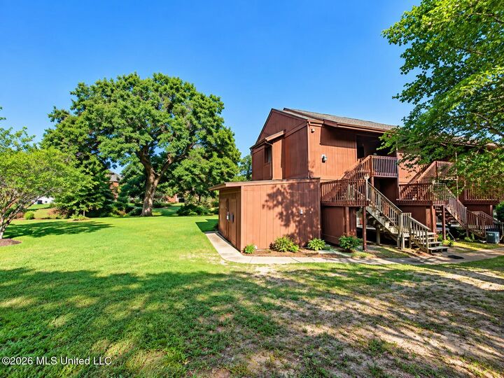 Property Photo: 208 Lakeside Villa MS 39525