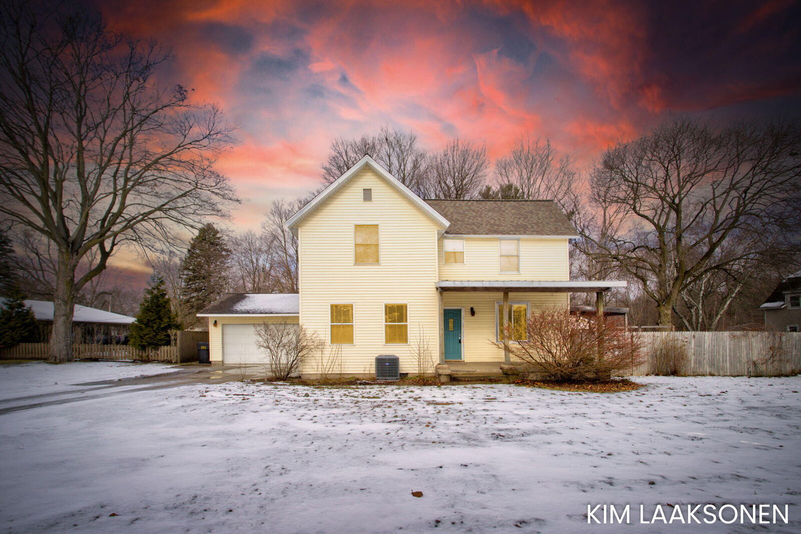 Property Photo:  897 W 32nd Street  MI 49423 