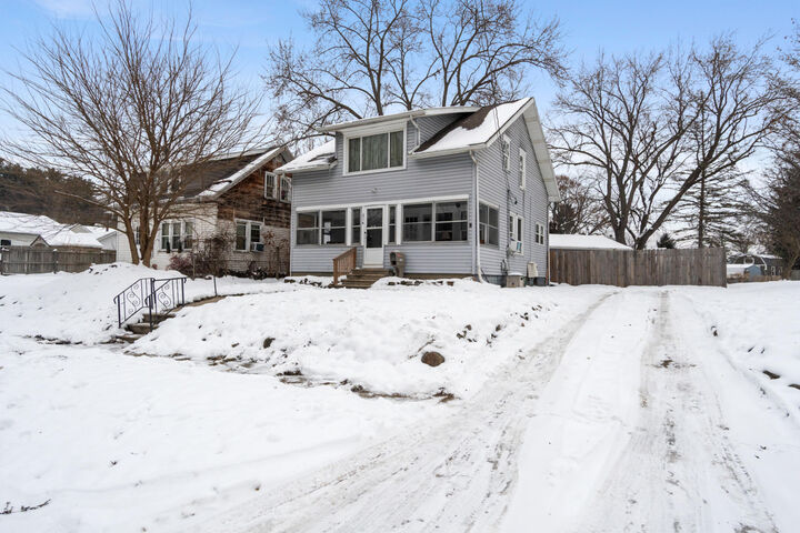 Property Photo:  314 Oakwood Avenue  MI 49203 