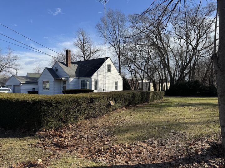 Property Photo:  1277 Rose Avenue  MI 49022 