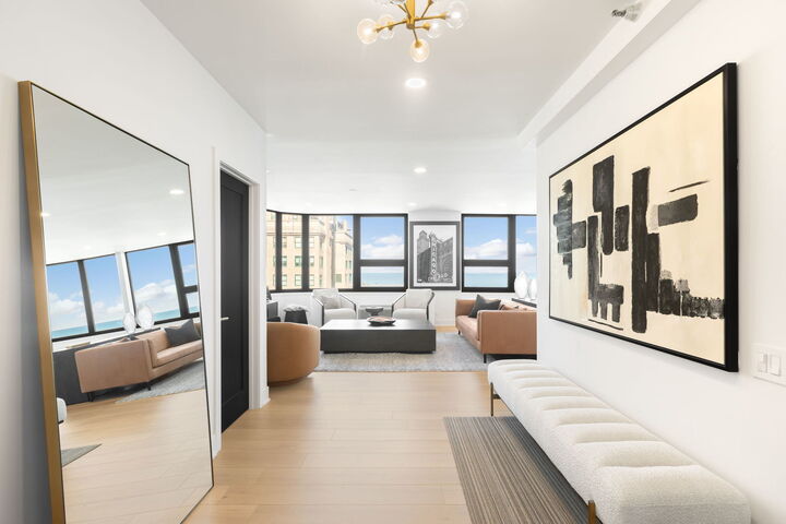 Property Photo:  221 E Walton Place 19E  IL 60611 