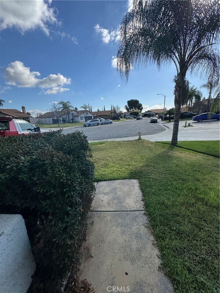 Property Photo:  504 S Quince  CA 92316 