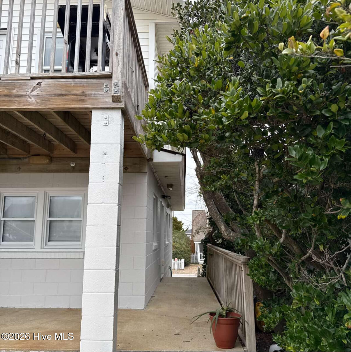 Property Photo:  217 W Atlantic Boulevard 4  NC 28512 