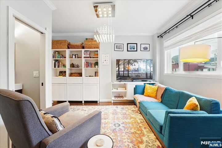 Property Photo:  106 Griffith Street 106  NJ 07307 