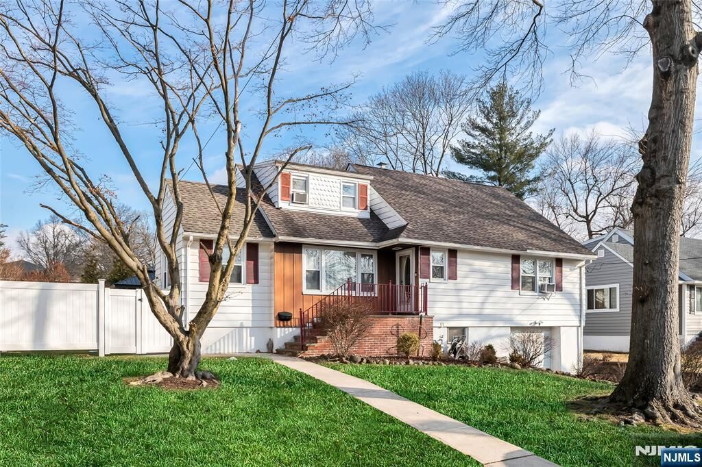 Property Photo:  17 Porter Road  NJ 07052 