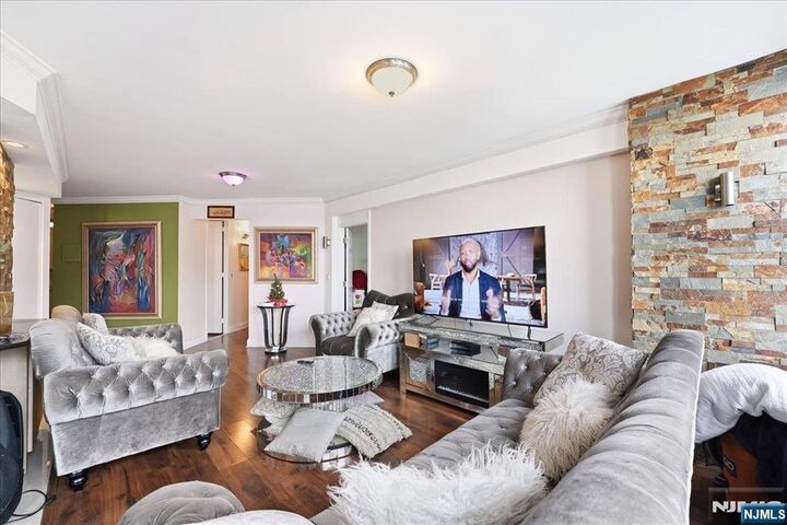 Property Photo:  7004 Boulevard East 8C  NJ 07093 